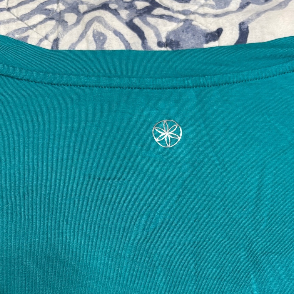 GAIAM Blue Calm Graphic Short Sleeve Tee - Picture 7 of 8